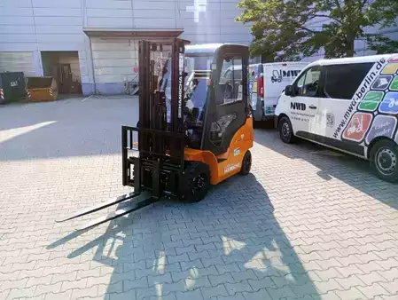 Eléctrico - 4 rodas 2025  HC (Hangcha) Hangcha CPD18 XEY2HA-SI (6)