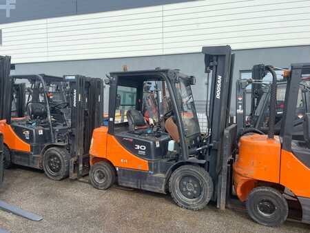 Dieselstapler 2012  Doosan D30S-5 (1)