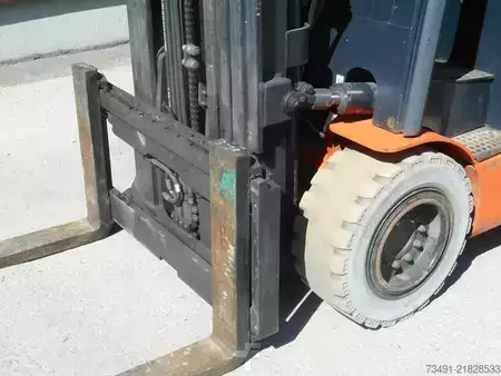 4-wiel elektrische heftrucks 2016  Doosan B30X-5 (3)