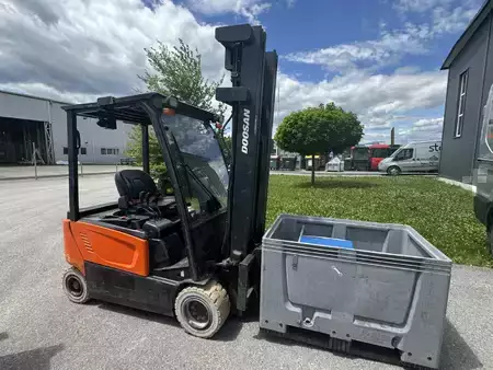 Elektro 3 Rad 2016  Doosan B20X-7 (1)