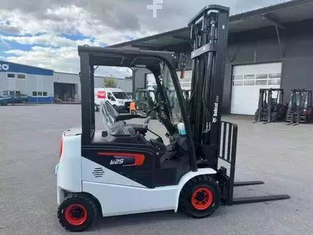 Elektro 4 Rad 2026  Bobcat B25NS (4)