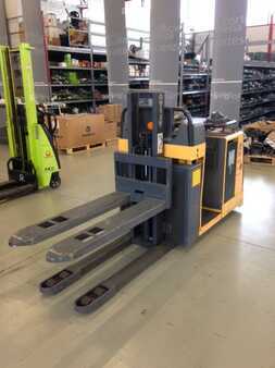 Horizontal Order Pickers 2005  Atlet TPC S 120 (2)