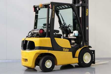 LPG Forklifts 2014  Yale GLP30VX (2) 