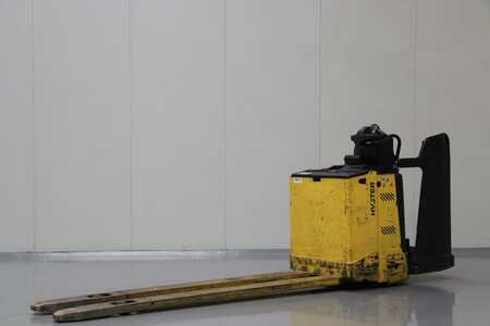 Electric Pallet Trucks 2015  Hyster P2.0S (1)