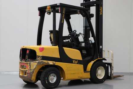 Diesel Forklifts 2014  Yale GDP35VX (2)