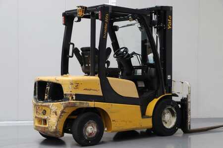 Diesel Forklifts 2013  Yale GDP35VX (2)