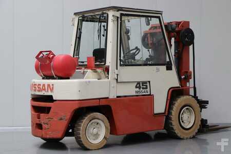 Wózki gazowe 2002  Nissan BGF03A45U (2)