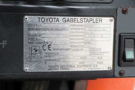 Empilhador a gás 2002  Toyota 42-7FGF18 (4)