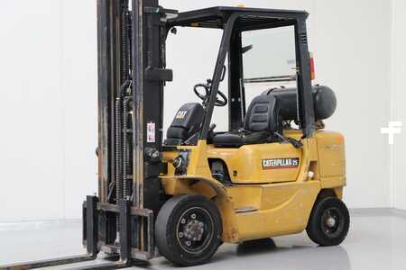 Propane Forklifts 2000  CAT Lift Trucks GP25K (1)