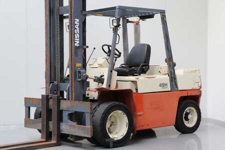 Diesel Forklifts 2000  Nissan WGF03A45U (1)