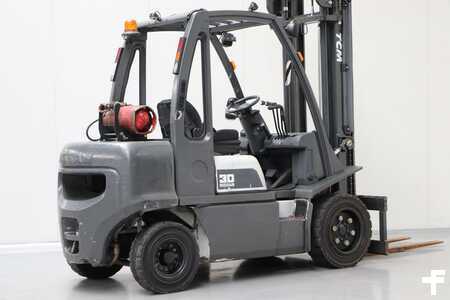 LPG Forklifts 2012  Nissan UG1D2A30LQ (2)