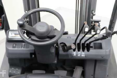 LPG Forklifts 2012  Nissan UG1D2A30LQ (3)