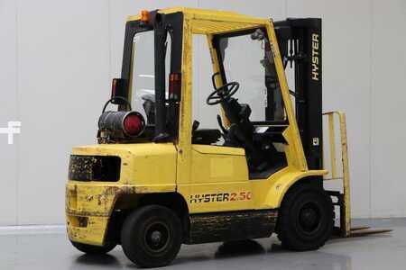 Chariot élévateur gaz 2004  Hyster H2.50XM (2)