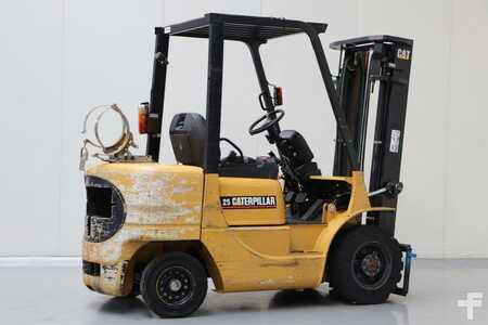 LPG heftrucks 2003  CAT Lift Trucks GP25K (2)