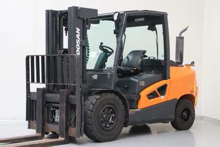 Dieseltruck 2021  Doosan D55C-9 (1)