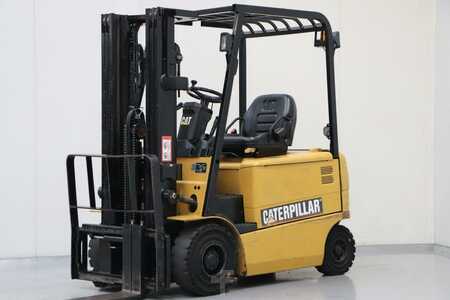 Carrelli elettrici 4 ruote 2005  CAT Lift Trucks EP25K-PAC (1)