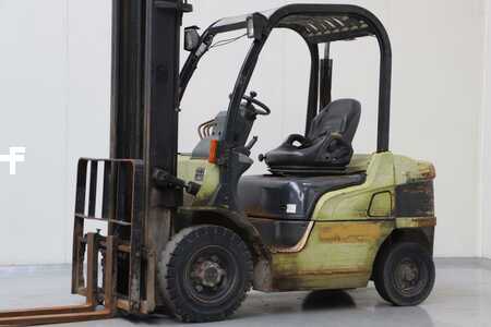 Chariots élévateurs diesel 2005  CAT Lift Trucks DP25N (1)