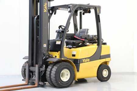 Treibgasstapler 2020  Yale GLP25VX (1)