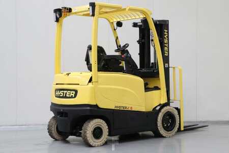 Chariots électriques à 4 roues 2013  Hyster J2.5XN (2)