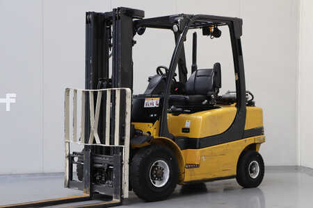 Treibgasstapler 2006  Yale GLP25VX (1)