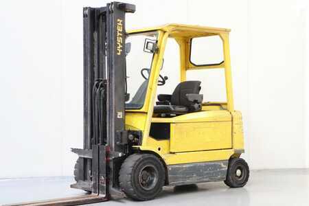 Carrelli elettrici 4 ruote 2004  Hyster J3.00XM (1)