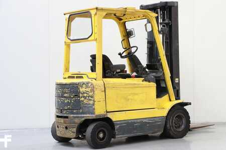 Carrelli elettrici 4 ruote 2004  Hyster J3.00XM (2)