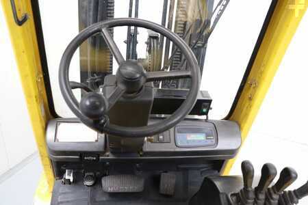 Carrelli elettrici 4 ruote 2004  Hyster J3.00XM (3)