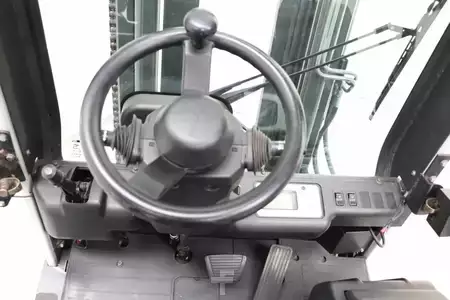 Chariots électriques à 4 roues 2017  Unicarriers G1Q2L30Q (3)