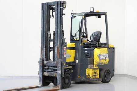 Electric - 4 wheels 2016  Aisle Master 20SE (1)