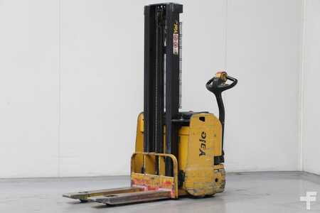 Pallet Stackers 2008  Yale MS10E (1)