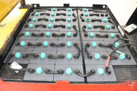 Carrelli elettrici 4 ruote 1999  Yale ERC50AKE (5)