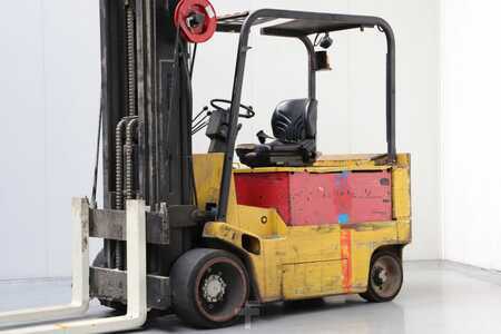 Carrelli elettrici 4 ruote 2001  Yale ERC50AKE (1)