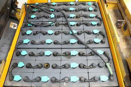 Carrelli elettrici 4 ruote 1999  Yale ERC25AGF (5)
