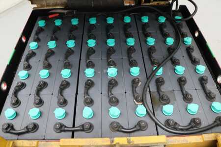 Carrelli elettrici 4 ruote 1999  Yale ERC25AGF (5)
