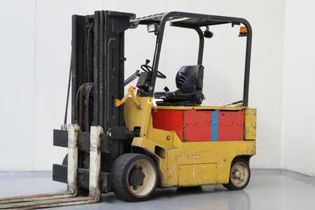 Carrelli elettrici 4 ruote 1999  Yale ERC50AKE (1)
