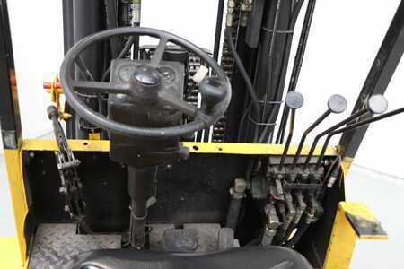 Carrelli elettrici 4 ruote 1999  Yale ERC50AKE (3)