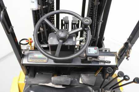 Carrelli elettrici 4 ruote 2004  Yale ERC55HG (3)