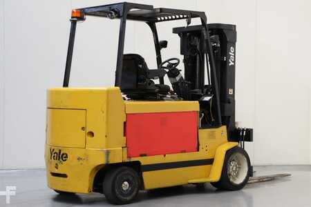 Carrelli elettrici 4 ruote 2011  Yale ERC55HG (2)