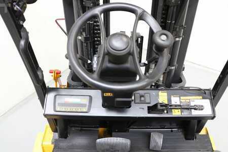 Carrelli elettrici 4 ruote 2009  Yale ERC55HG (3)