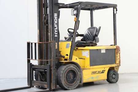 Carrelli elettrici 4 ruote - Hyundai HBF30-7 (1)