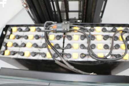 Carrelli retrattili 2012  BT RRE160 (5)