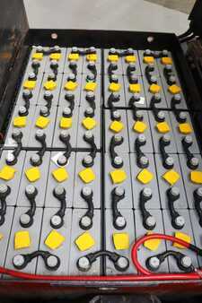 Schlepper 2006  Linde P250 (5)