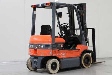 Eléctrica de 4 ruedas 2008  Toyota 7FB15 (2)