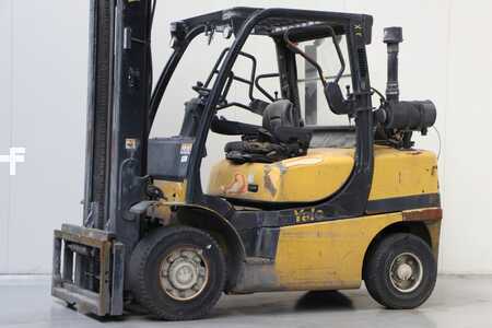 LPG Forklifts 2019  Yale GLP40VX5 (1)