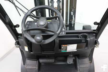 Dieselstapler 2008  Yale GDP30VX (3)