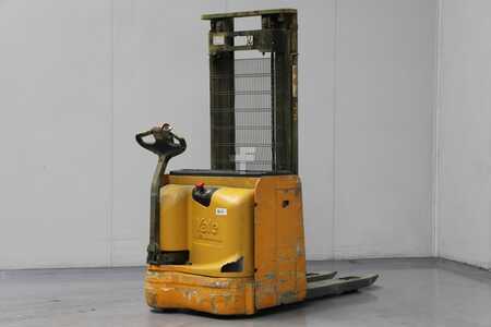 Pallet Stackers 2012  Yale MS16 (2)