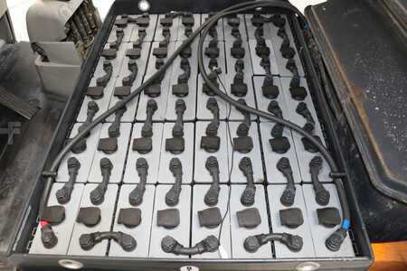 Carrelli elettrici 4 ruote 2002  Still R60-25 (5)