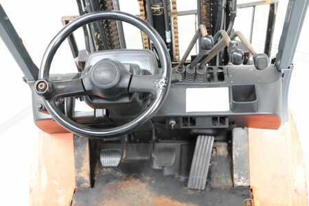 LPG VZV 2005  Toyota 02-7FGF30 (3)