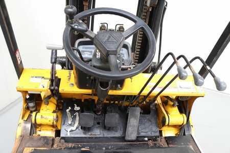 Carrelli elevatori diesel 1999  Halla HDF35A (3)