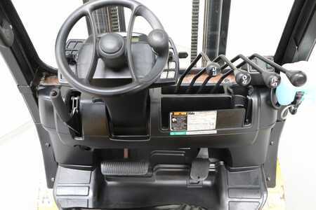 Diesel truck 2015  Yale GDP35VX (3)